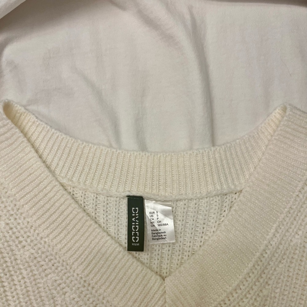Divided Ribbed Sweater Vest - Picture 4 of 4